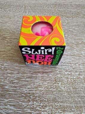 NeeDoh Swirl Groovy Globe Pink